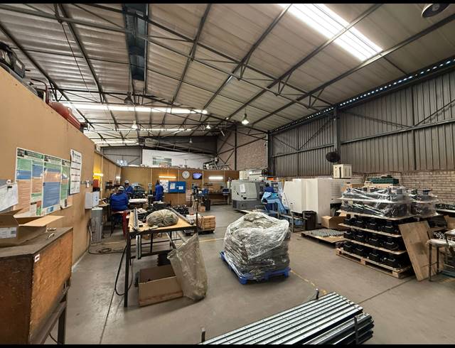 1,535M² WAREHOUSE TO LET IN SPARTAN